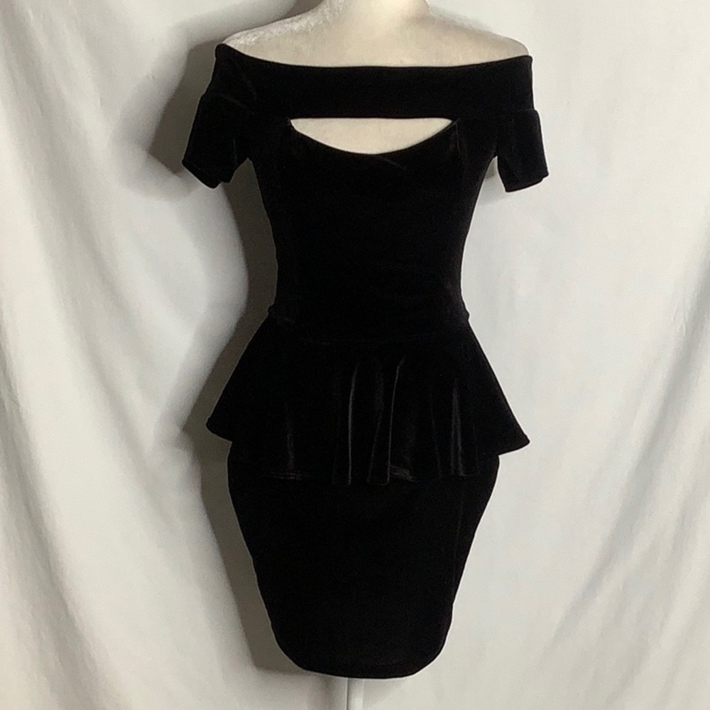 Elegant Black Velvet Peplum Off Shoulder Dress Size M Whimsigoth Vintage
